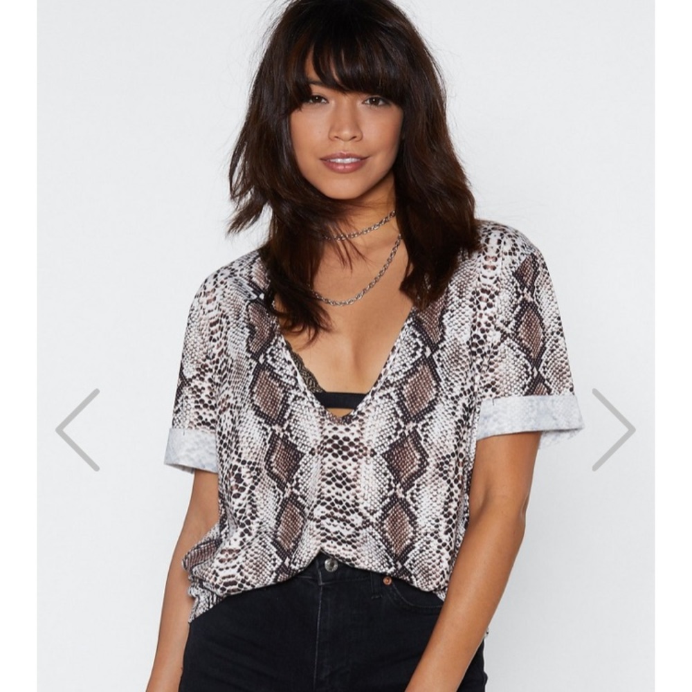 Snake skin tee